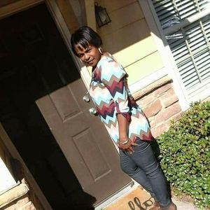 Meet your Posher, Kenisha